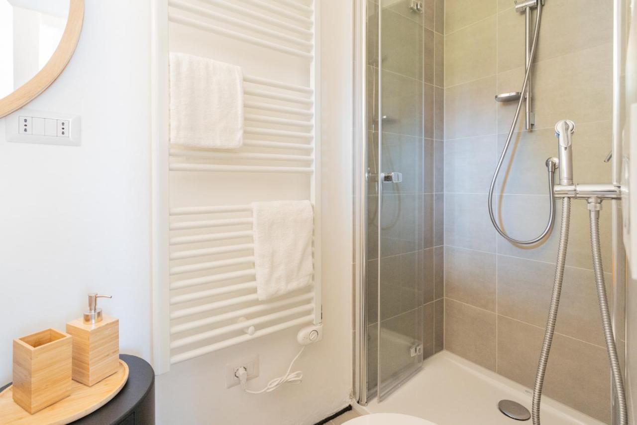 P Terrace - Lake View By Rent All Como Apartment Laglio Luaran gambar